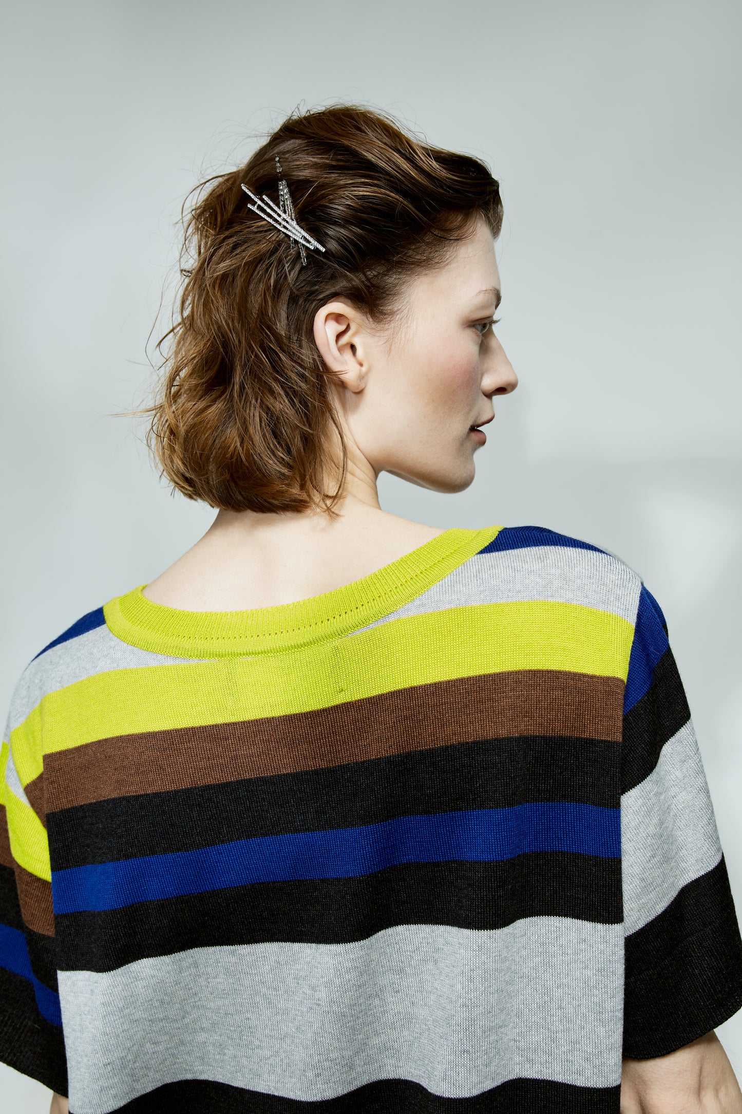 Duhové maxi šaty TMAVÉ PRUHY