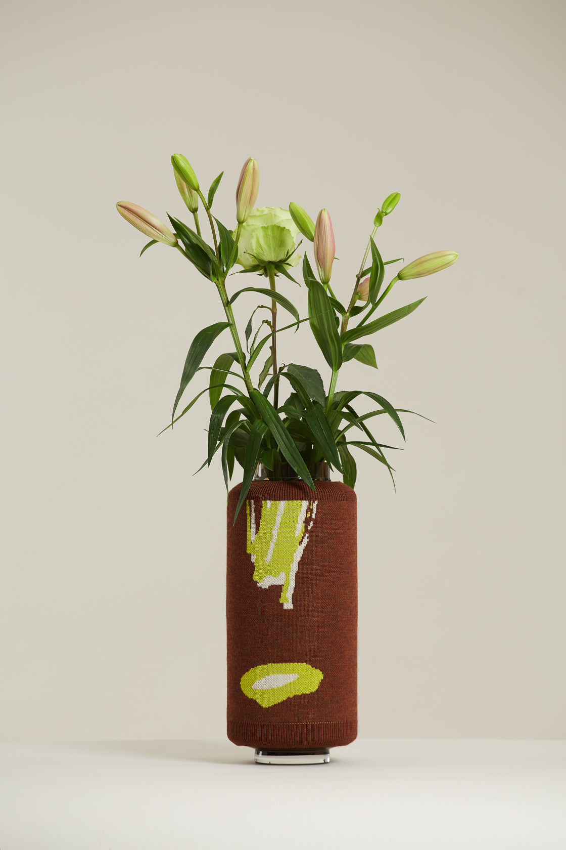 Váza s pleteným potahem BROWN